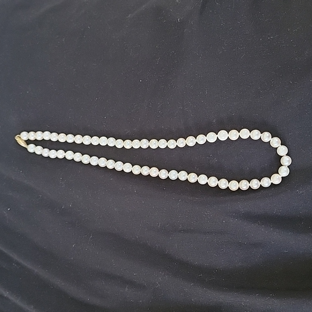 14k yellow gold clasp pearl strand